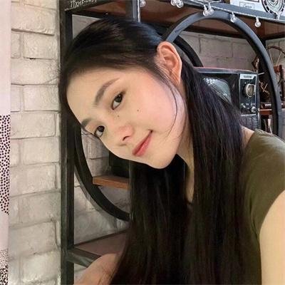 公园里的女孩